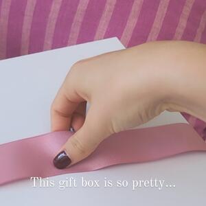 Loving on our new Glow Slow gift box & those in the know know that it's currently up for grabs!  Go see our last post and get entering! Entries close Sunday 19th midnight. β¨οΈ Goodluck
Beaitiful gift hampers delivered same day in perth and next day Australia Wide.
#giveaway #giftperth #giftsaustralia #giftbetterwithboxt