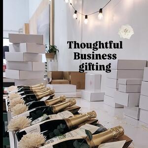 Business gifting shouldn't be boring or leave your Client feeling somewhat unappreciated & cold βοΈ
When a gift feels personal, it speaks louder than words & leads to warm glowing reviews. π§‘
#corporategifts #giftsaustralia #gifthampersperth #businessgifts #corporategiftsperth