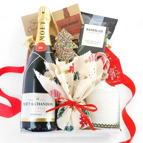 Christmas Eve & Moet Gift Box