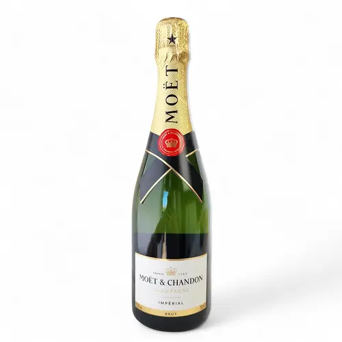 1. Moët Gold Christmas Gift Box thumbnail